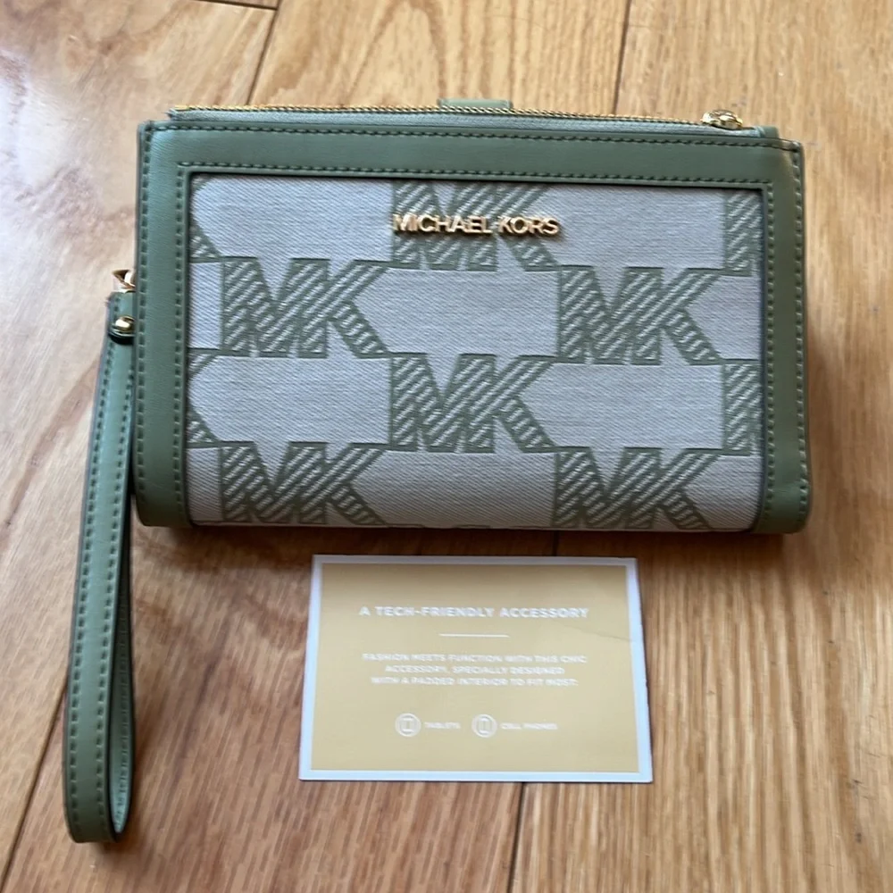 NWT MICHAEL KORS LARGE DOUBLE ZIP WRISTLET PHONE HOLDER